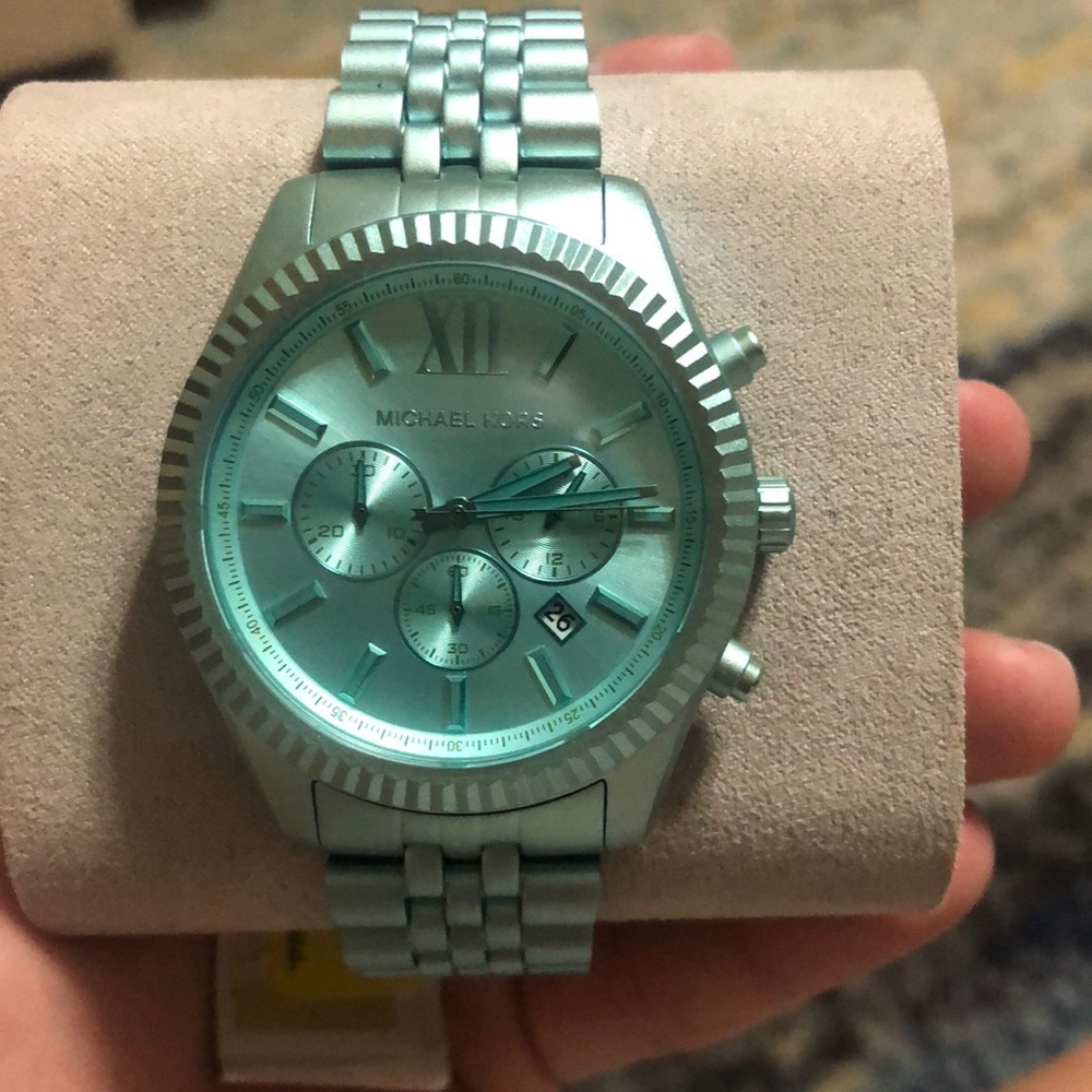NWT beautiful MK Watch